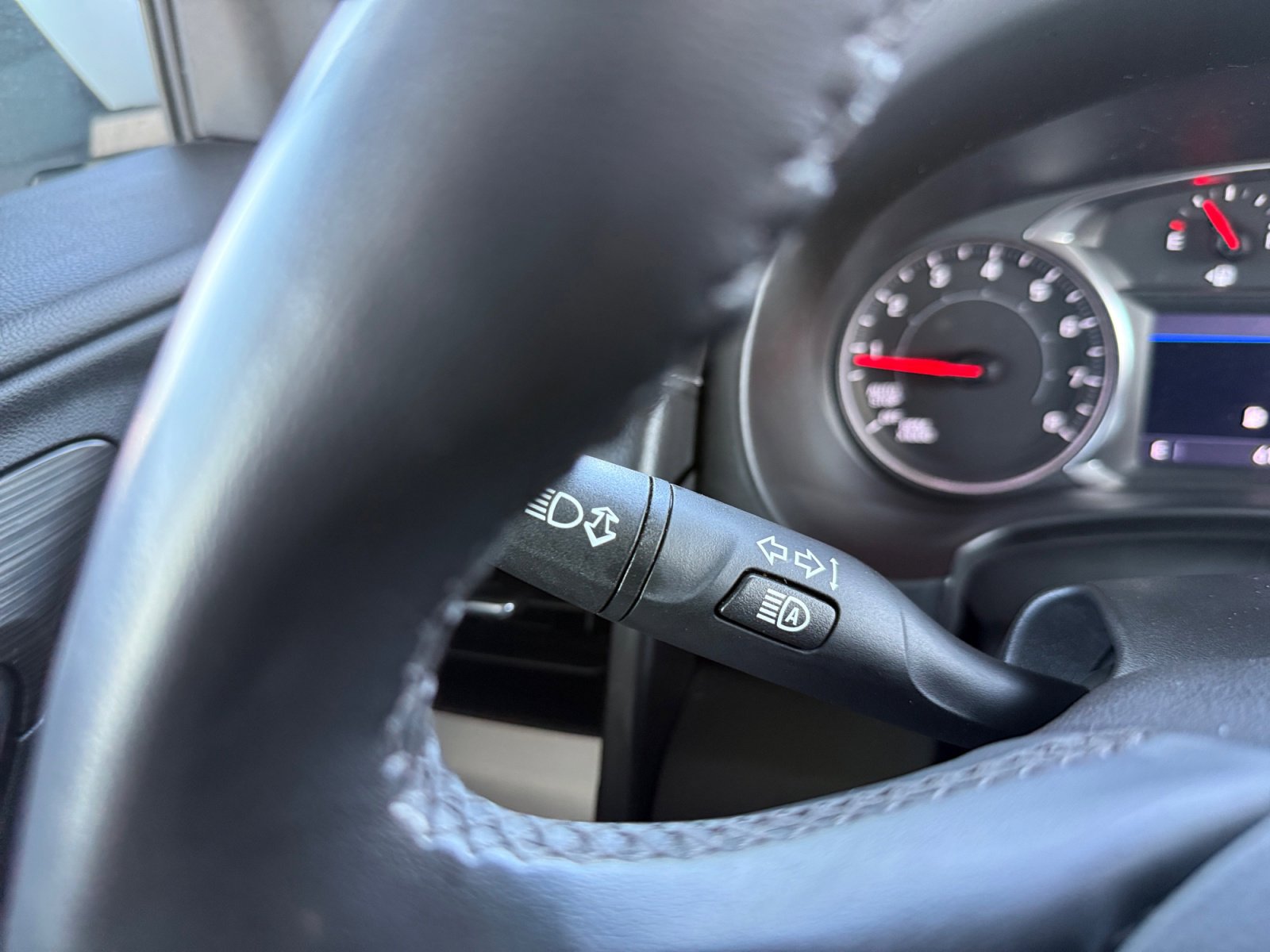 Used 2023 GMC Terrain SLT image 22