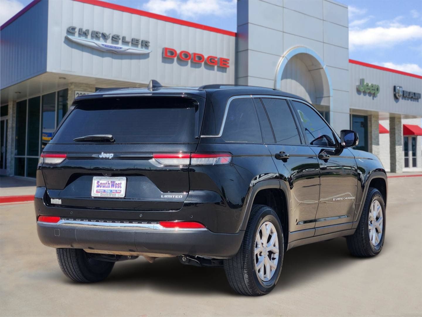 Used 2022 Jeep Grand Cherokee Limited RWD image 5