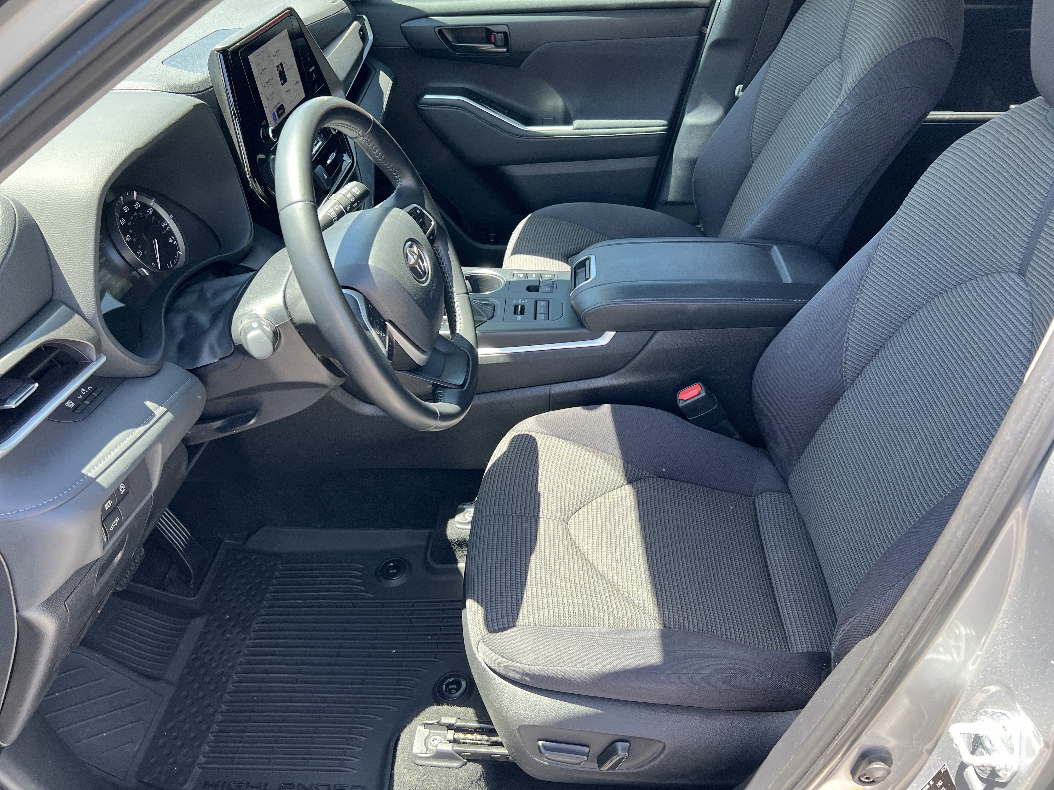 Certified 2024 Toyota Highlander LE AWD/4WD image 20
