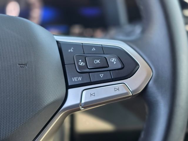 Used 2025 Volkswagen Jetta SE image 28