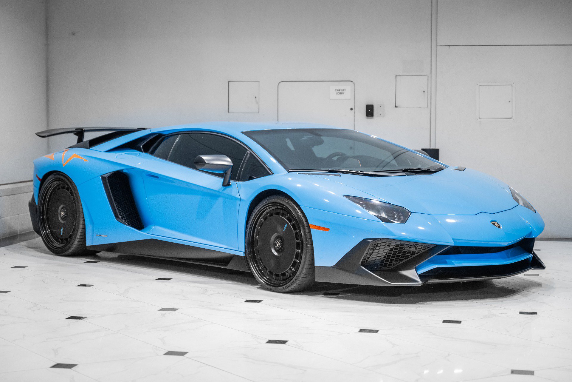 Used 2017 Lamborghini Aventador LP 750-4 AWD/4WD image 3