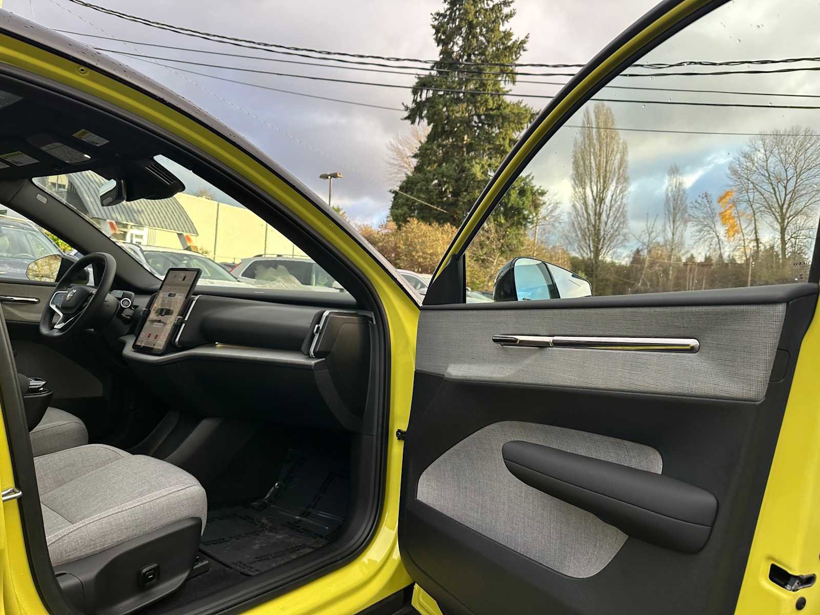 Used 2025 Volvo EX30 Ultra image 11