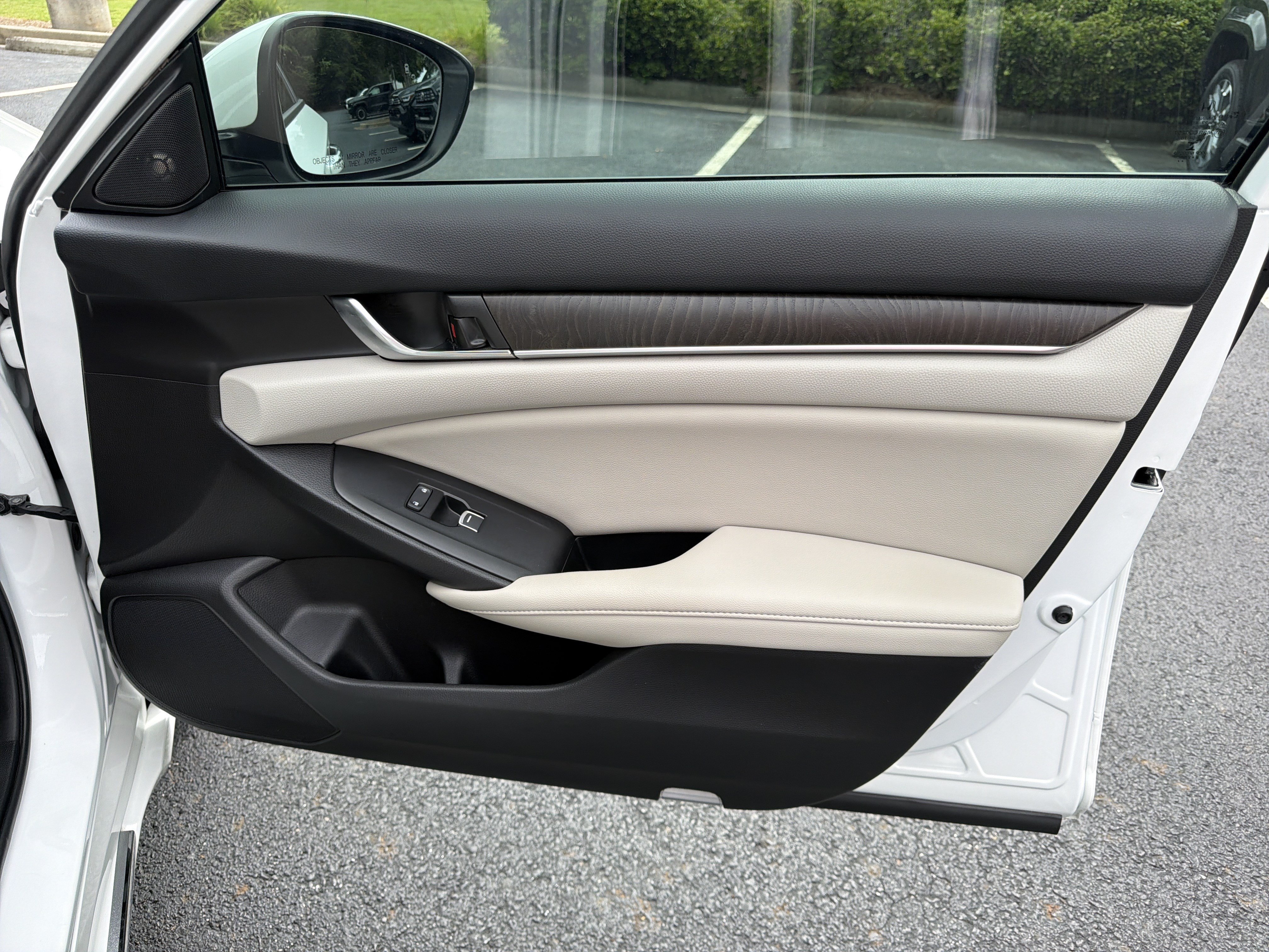 Used 2022 Honda Accord Touring image 14