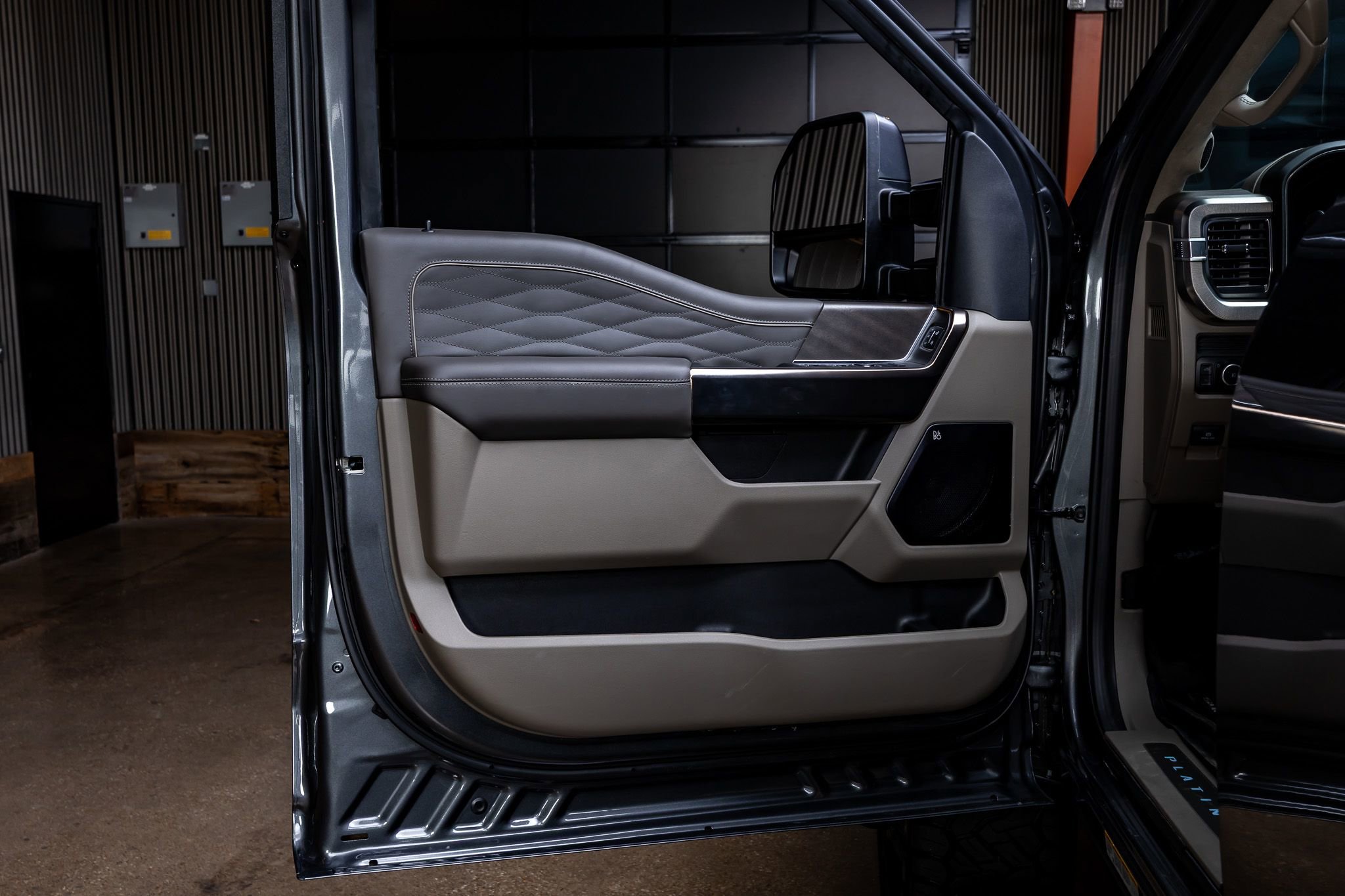 Used 2026 Ford F450 Platinum w/ Platinum Plus Package image 32