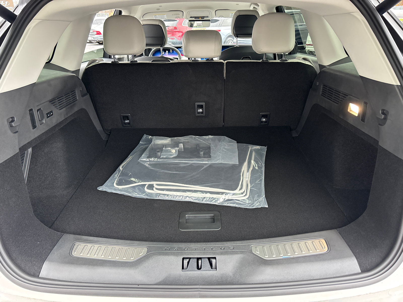 New 2026 Lincoln Nautilus Premier image 9