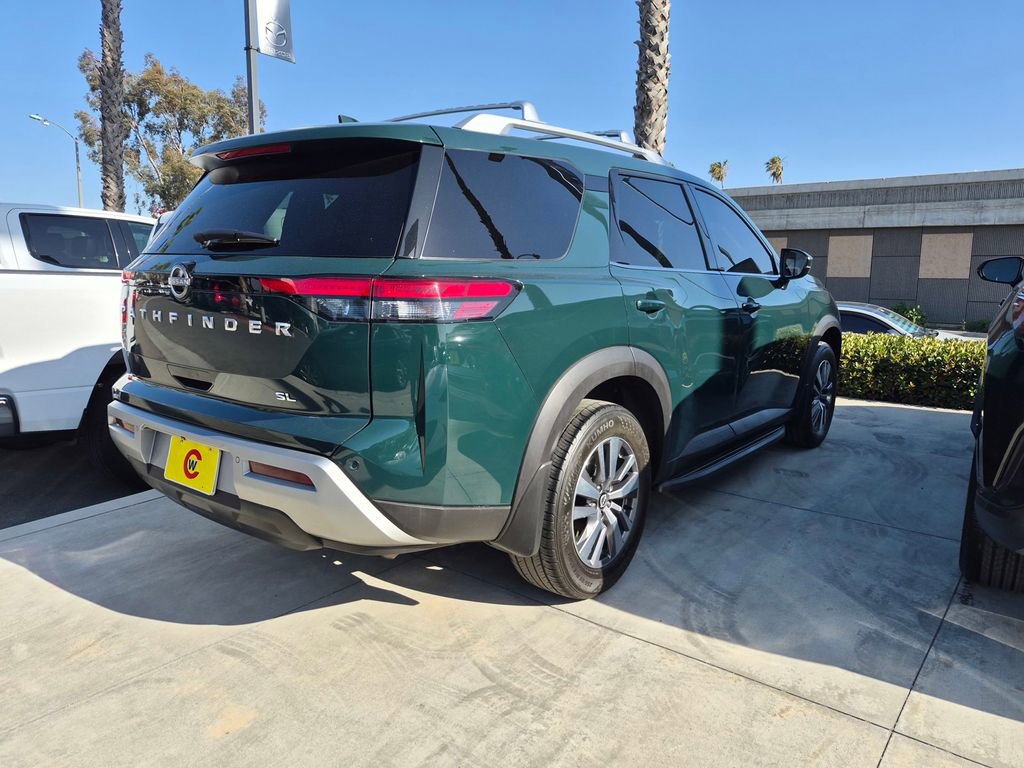 Used 2023 Nissan Pathfinder SL FWD image 5