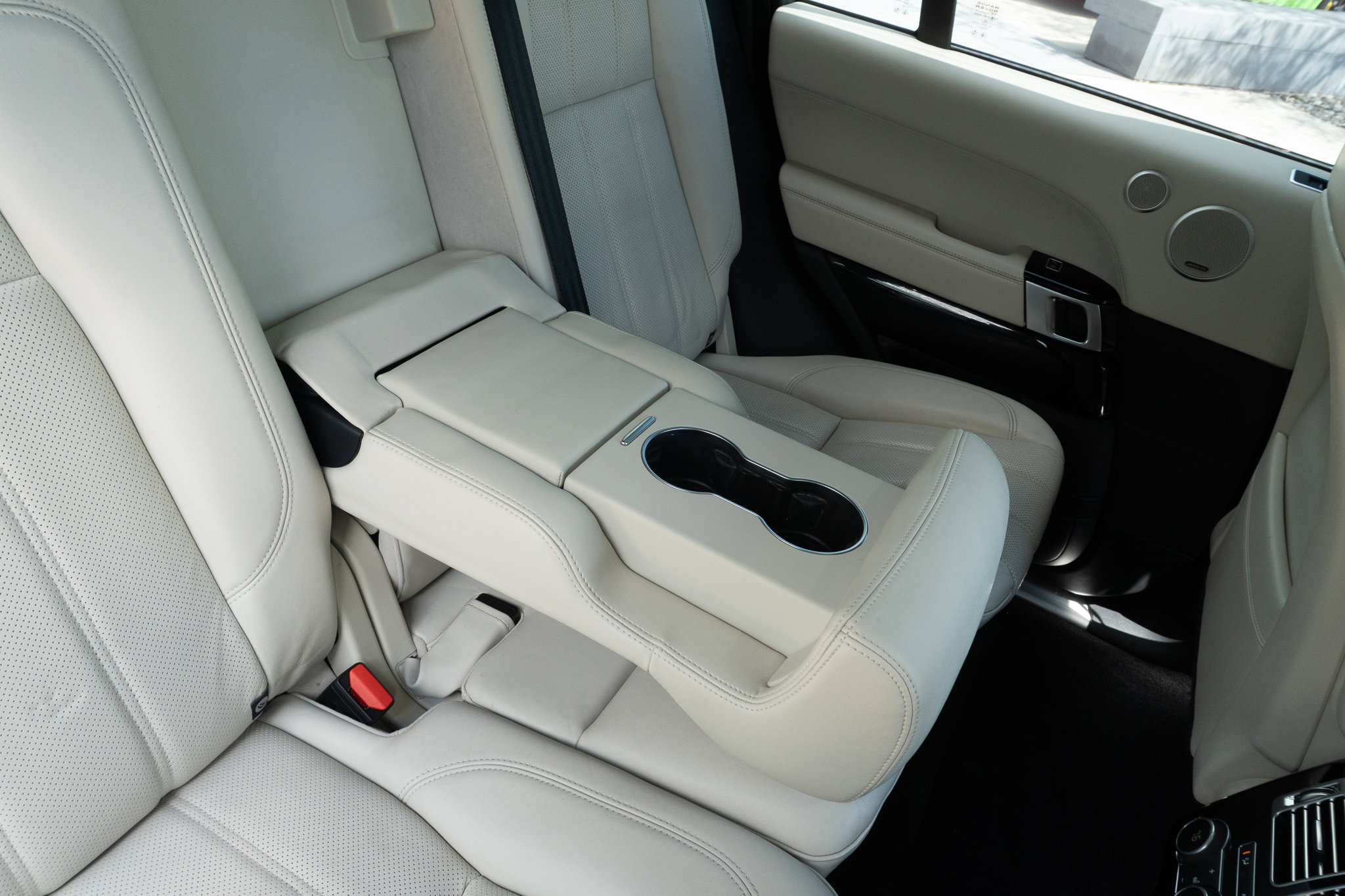 Used 2016 Land Rover Range Rover Supercharged image 31