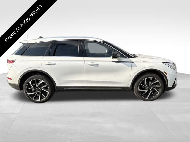 Certified 2024 Lincoln Corsair Reserve w/ Equipment Group 201A image 9