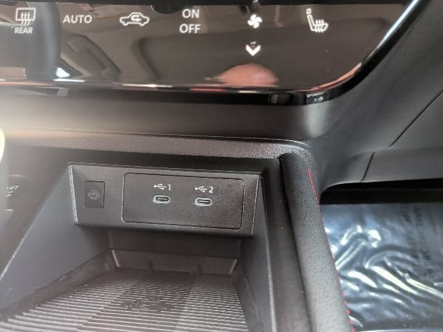 Used 2025 Nissan Kicks SR w/ SR Premium Package FWD image 23
