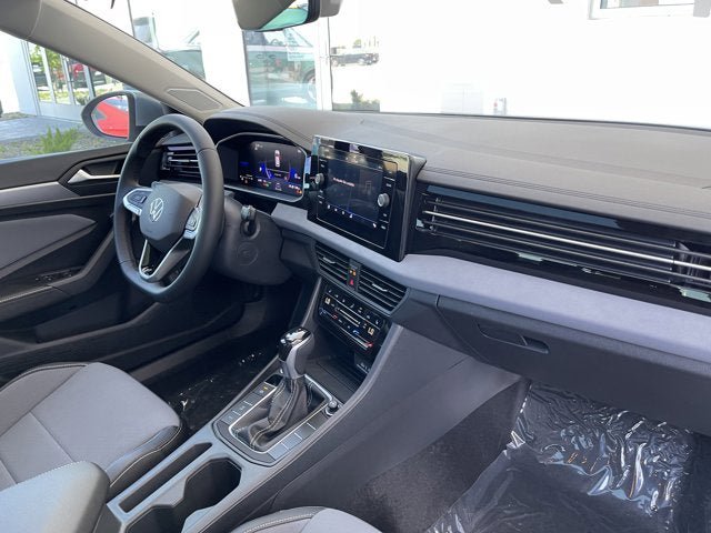 New 2025 Volkswagen Jetta SE FWD image 28