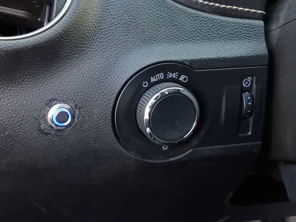 Used 2015 Chevrolet Camaro LS RWD image 11