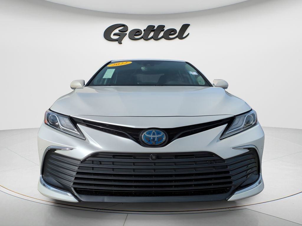 Used 2022 Toyota Camry XLE w/ Navigation Upgrade Package image 9