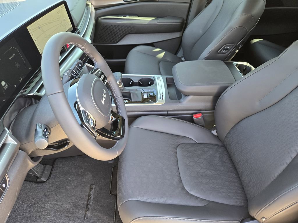 New 2026 Kia Carnival SX w/ SX Dark Edition Package FWD image 9