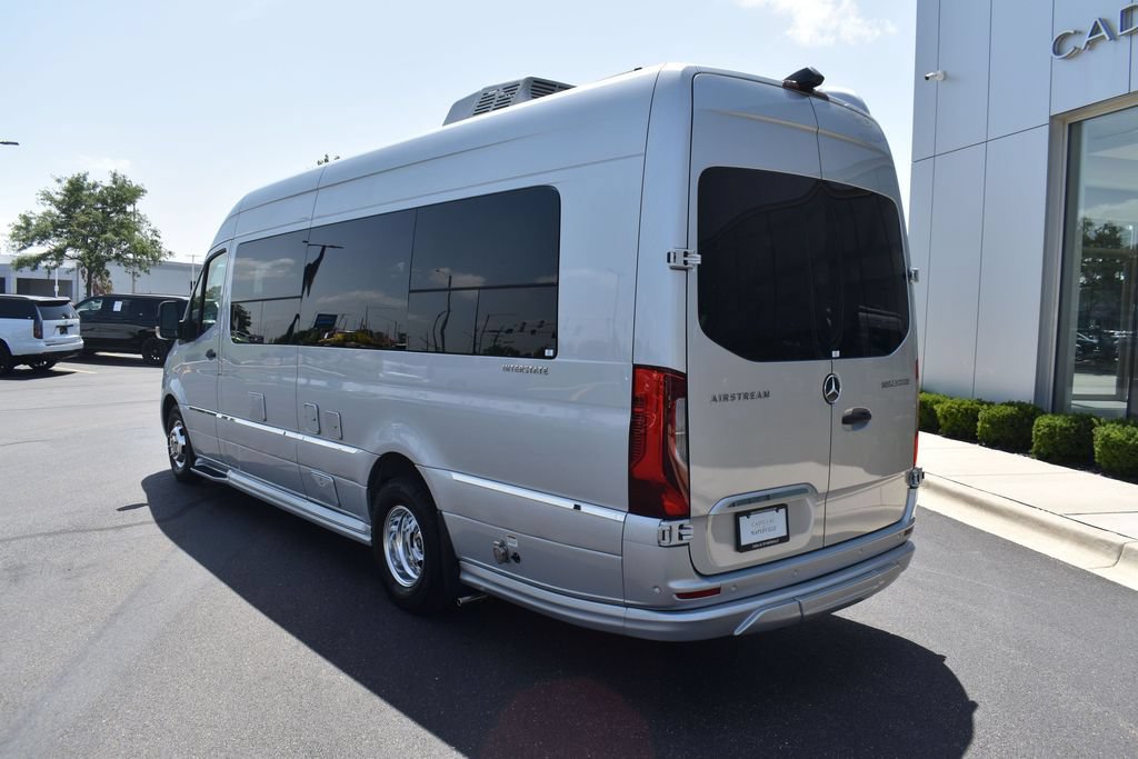 Used 2022 Mercedes-Benz Sprinter 3500 image 3