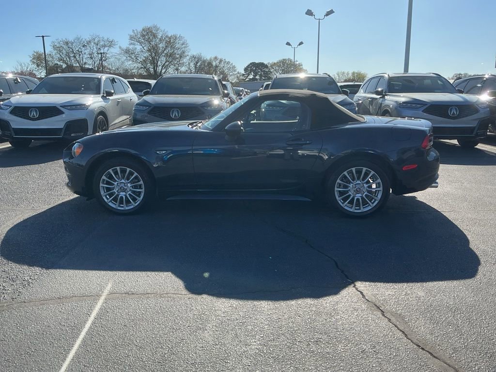 Used 2018 FIAT 124 Spider Classica image 2
