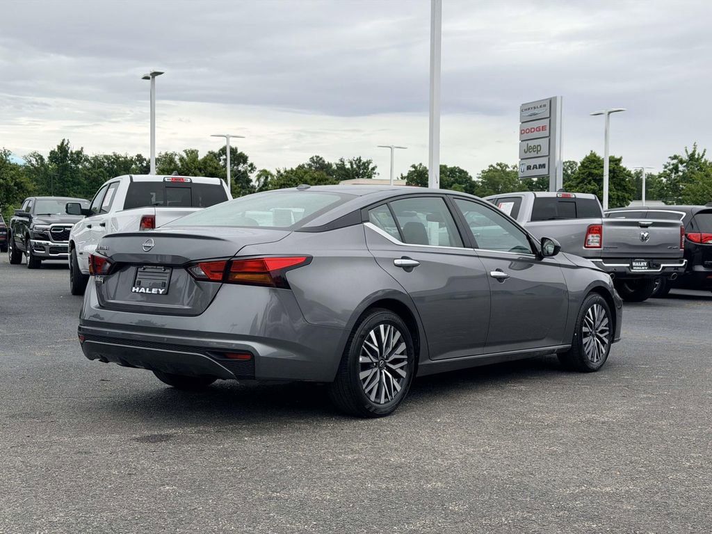 Used 2025 Nissan Altima 2.5 SV FWD image 19