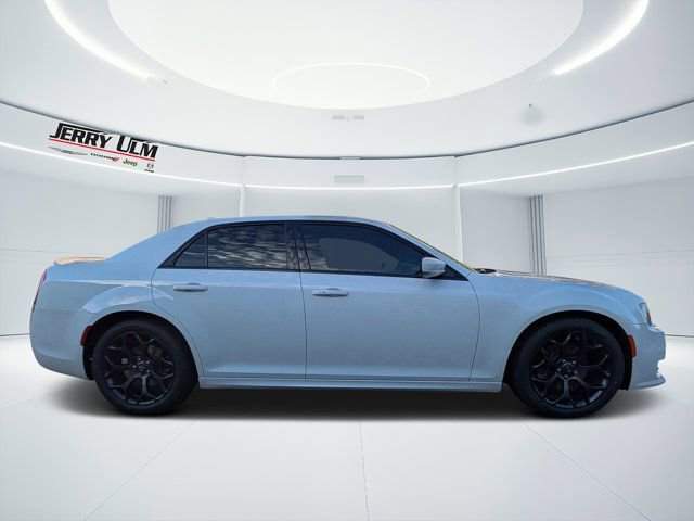 Used 2019 Chrysler 300 S w/ 300S Premium Group 2 image 2