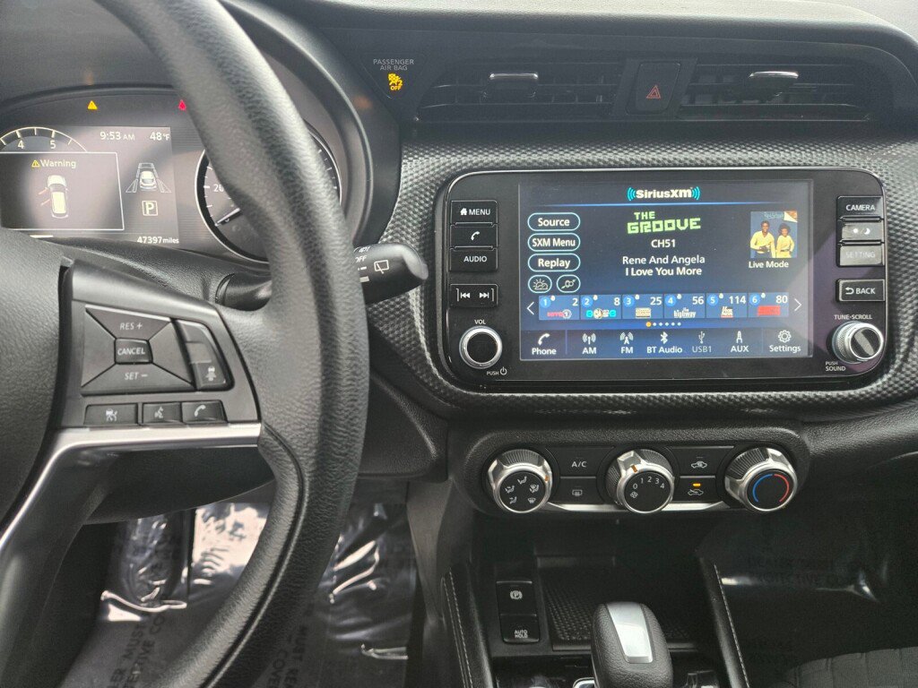 Used 2023 Nissan Kicks SV image 14