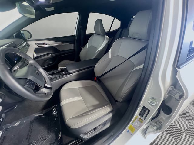 Used 2025 Toyota Camry SE FWD image 10