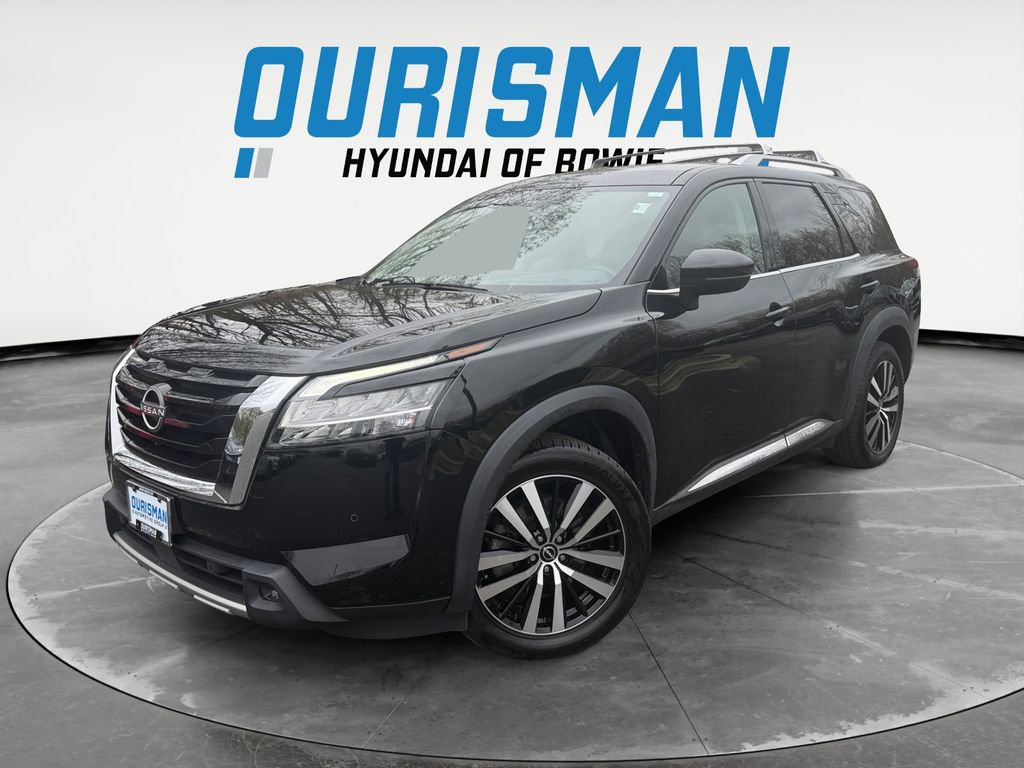 Used 2023 Nissan Pathfinder Platinum image 2
