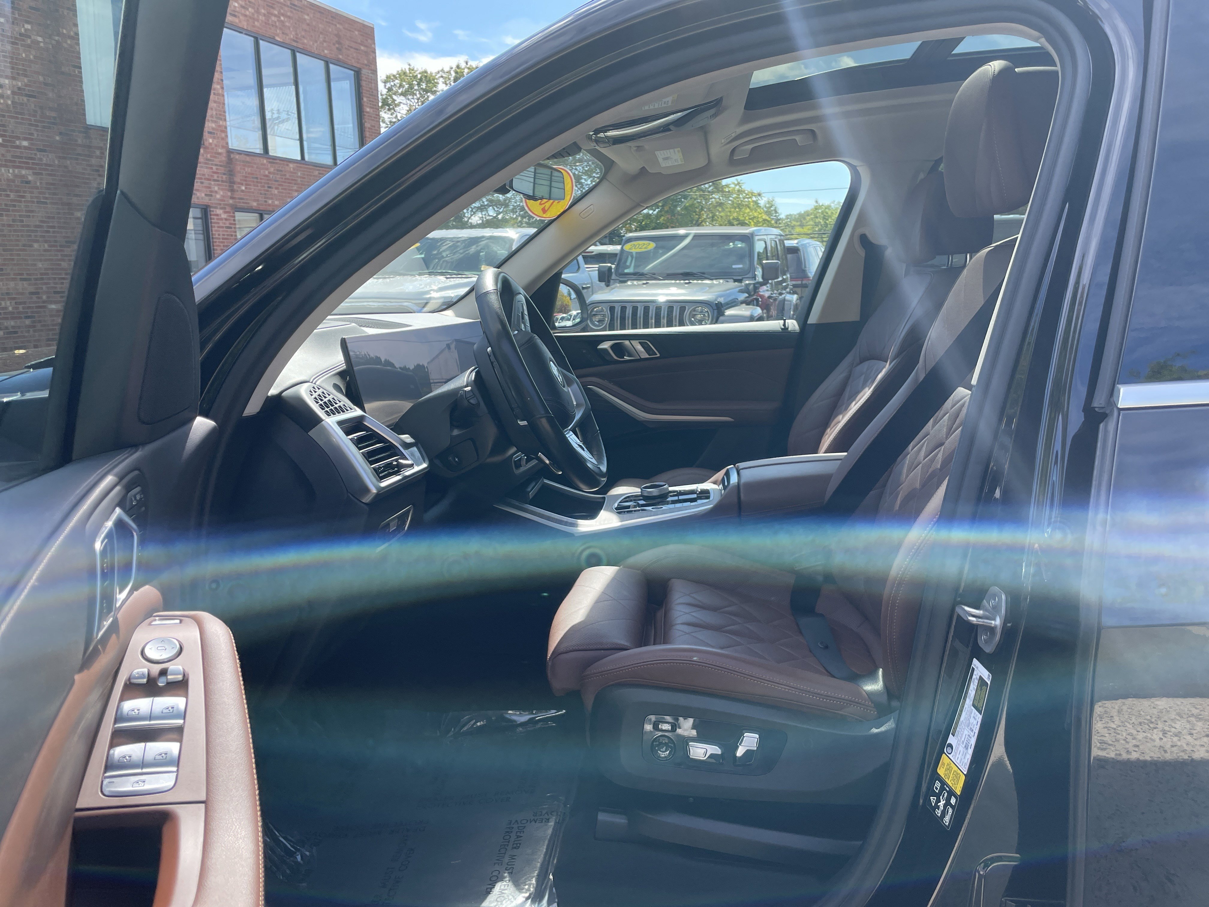 Used 2023 BMW X7 xDrive40i w/ Parking Assistance Package image 55