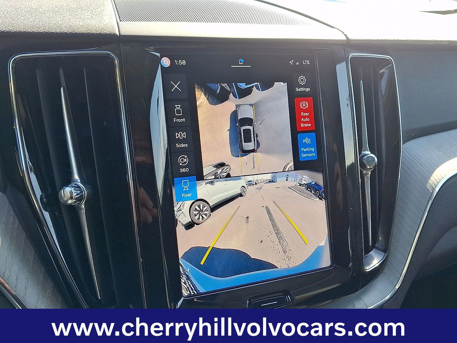 Certified 2025 Volvo XC60 B5 Plus image 19