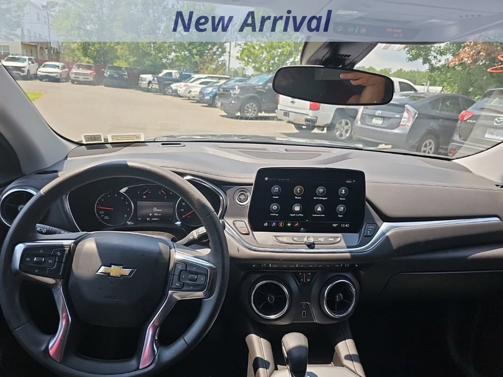 Used 2025 Chevrolet Blazer LT FWD image 6