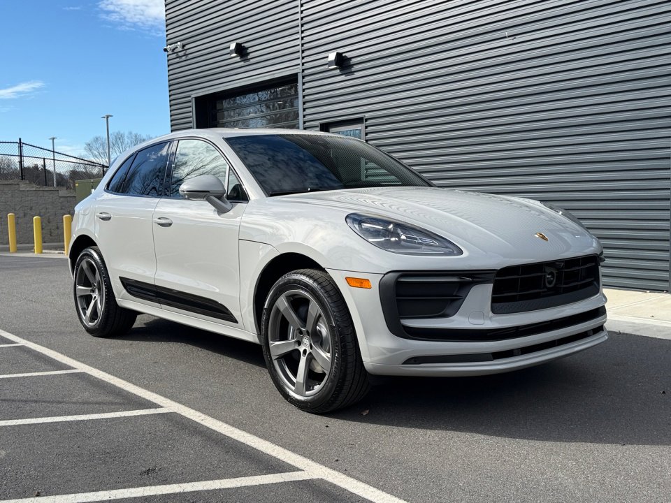 New 2026 Porsche Macan image 9