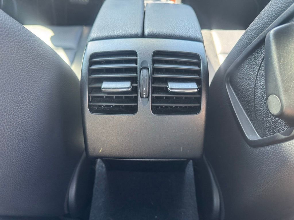 Used 2013 Mercedes-Benz C 300 4MATIC Sedan image 12