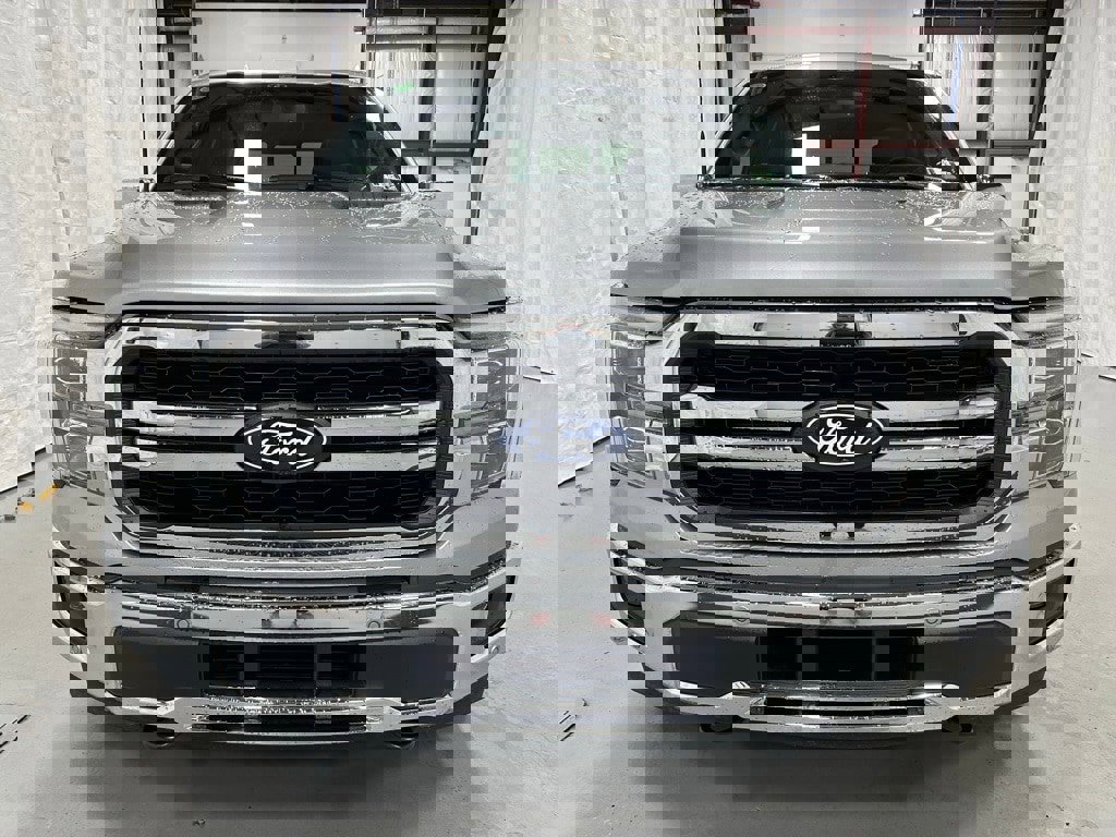 Used 2025 Ford F150 Lariat w/ Equipment Group 501A Mid image 2