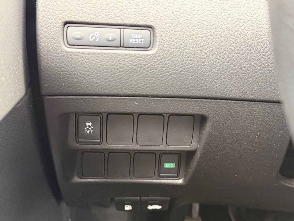 Used 2019 Nissan Rogue Sport S image 19