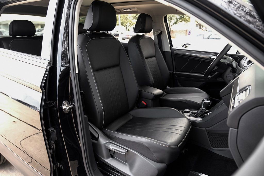 Used 2022 Volkswagen Tiguan SE image 47