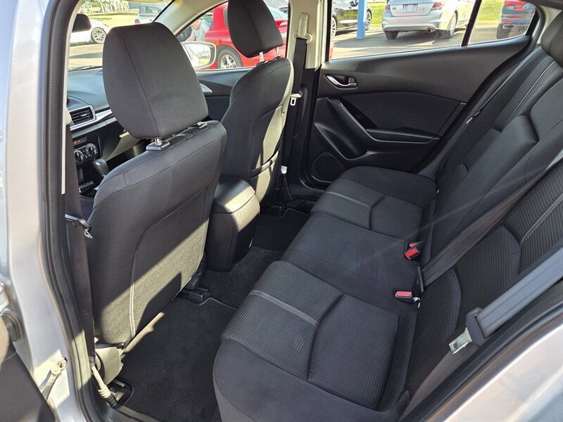 Used 2017 MAZDA MAZDA3 Sport w/ Preferred Equipment Package FWD image 11
