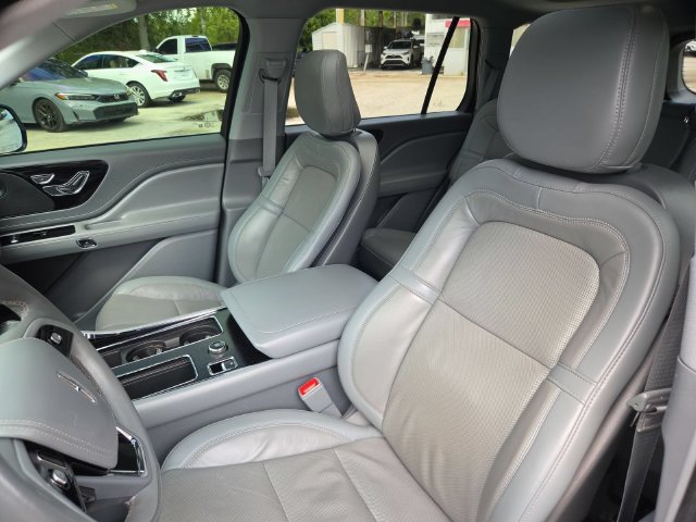 Used 2020 Lincoln Aviator Reserve w/ Equipment Group 201A AWD/4WD image 17