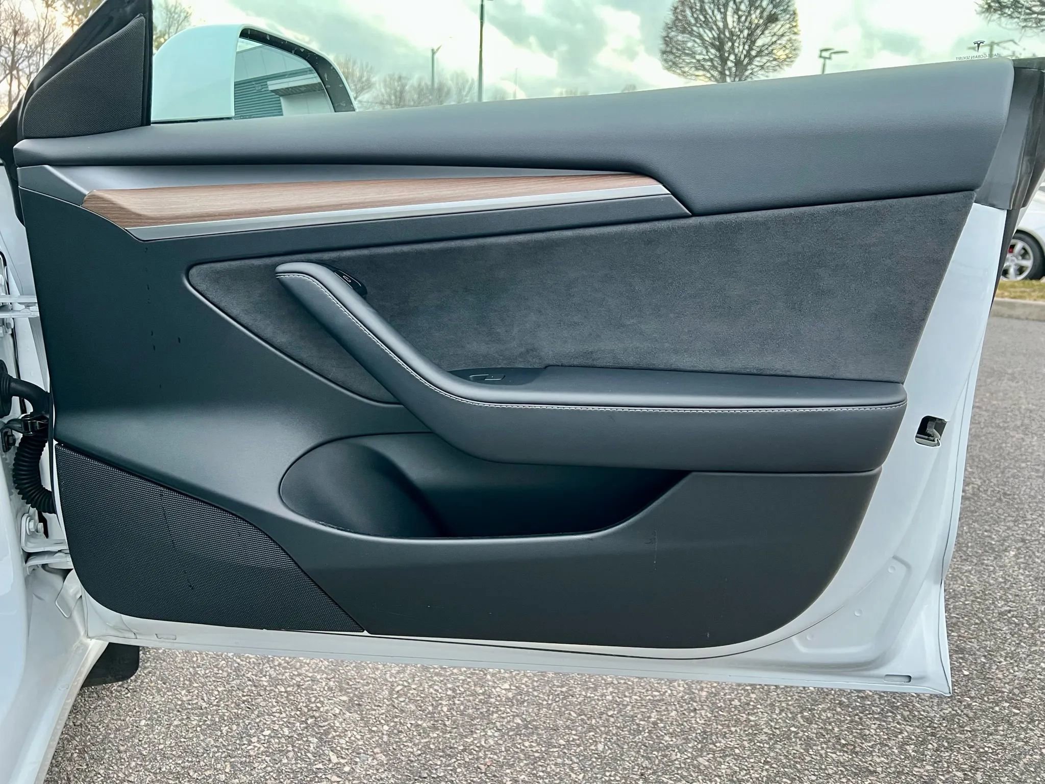 Used 2023 Tesla Model 3 Standard Range image 29