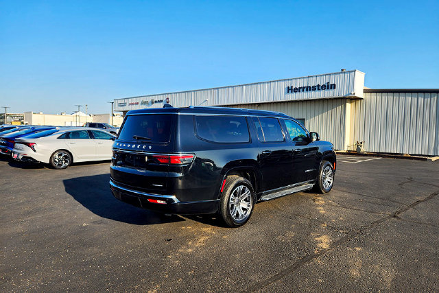 Used 2024 Jeep Wagoneer L Series II AWD/4WD image 36