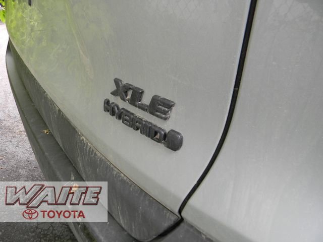Used 2020 Toyota RAV4 XLE w/ Convenience Package AWD/4WD image 6