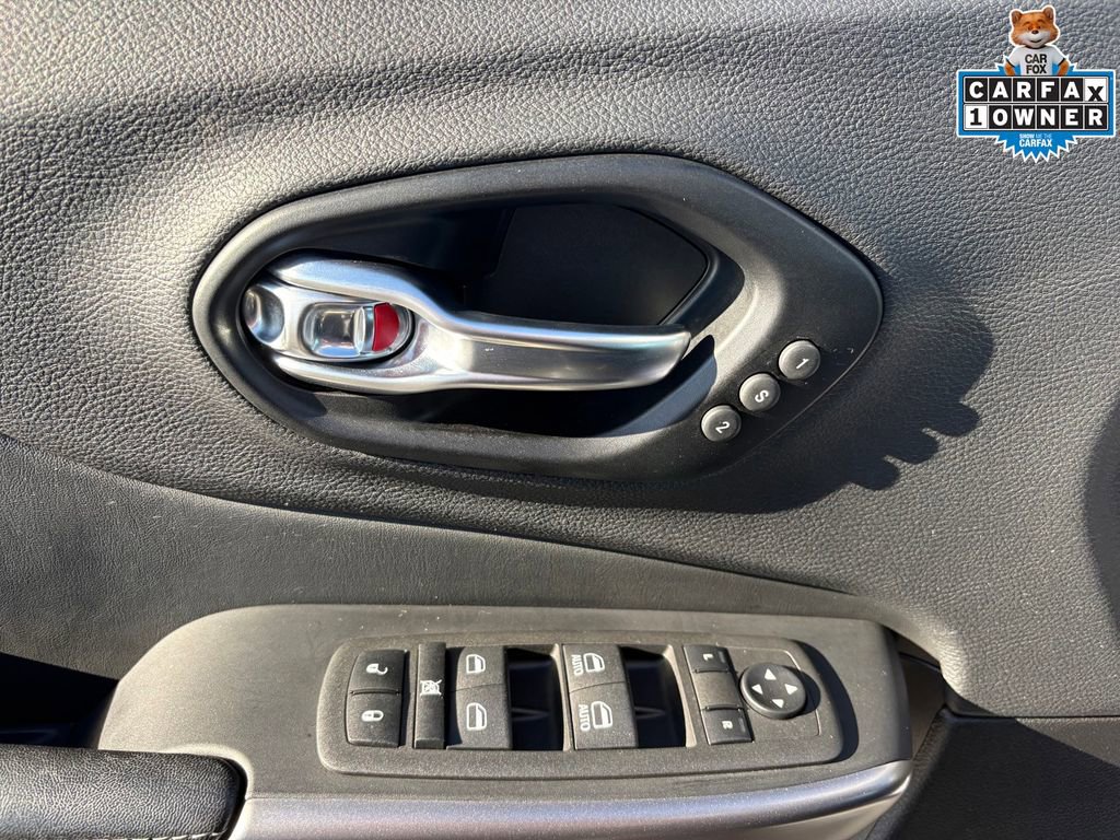 Certified 2022 Jeep Cherokee Limited image 12