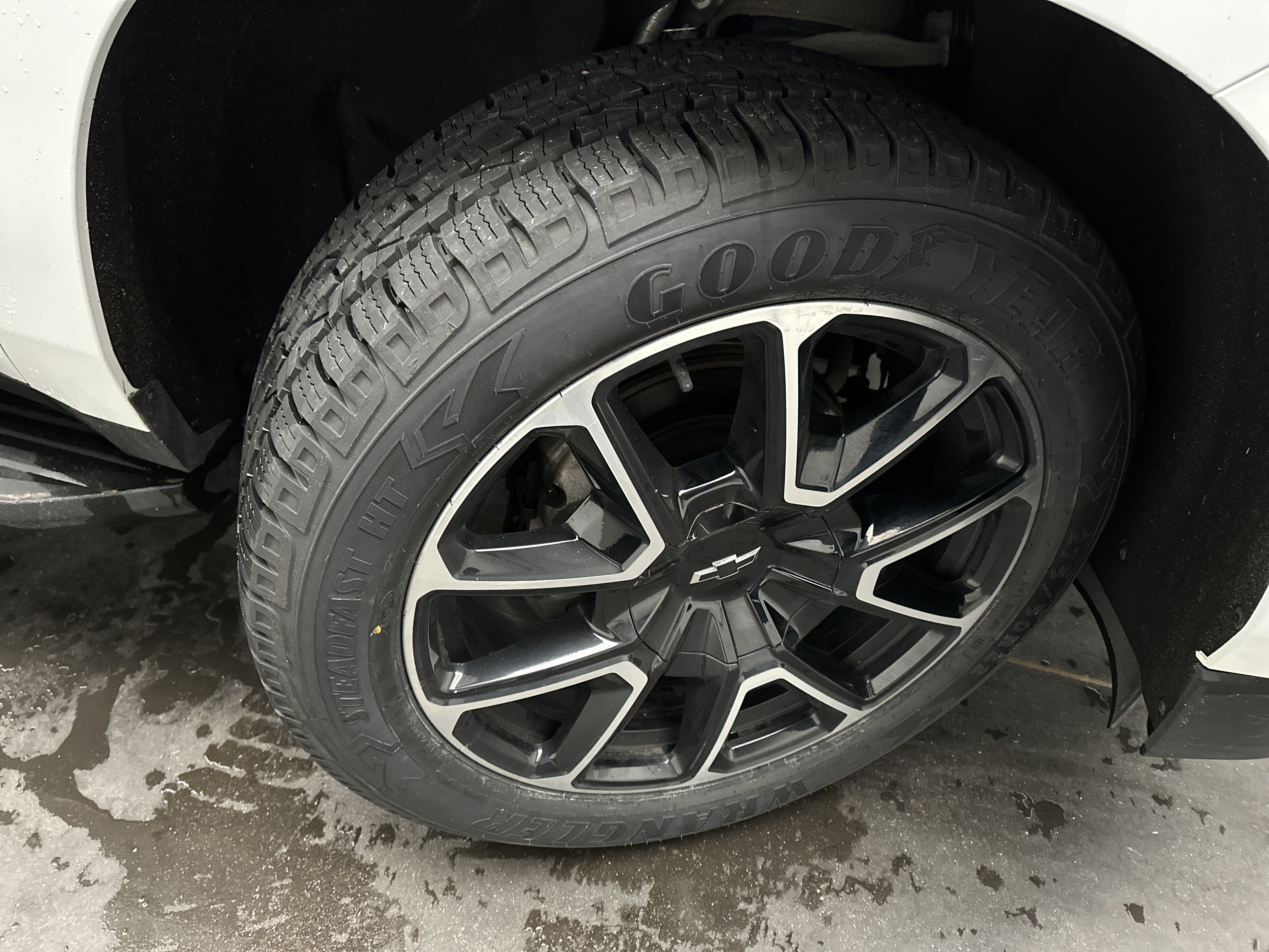Used 2021 Chevrolet Tahoe RST w/ Luxury Package AWD/4WD image 12