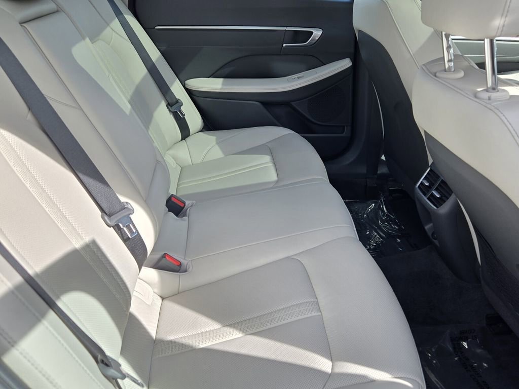 Used 2023 Hyundai Sonata Limited image 15