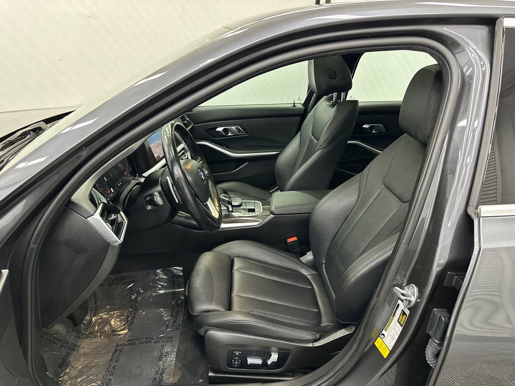 Used 2019 BMW 330i Sedan w/ Convenience Package RWD image 9