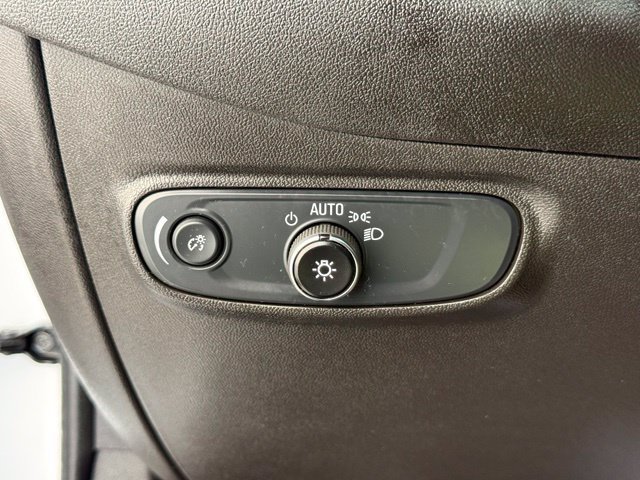 Used 2024 Chevrolet Equinox LT FWD image 32