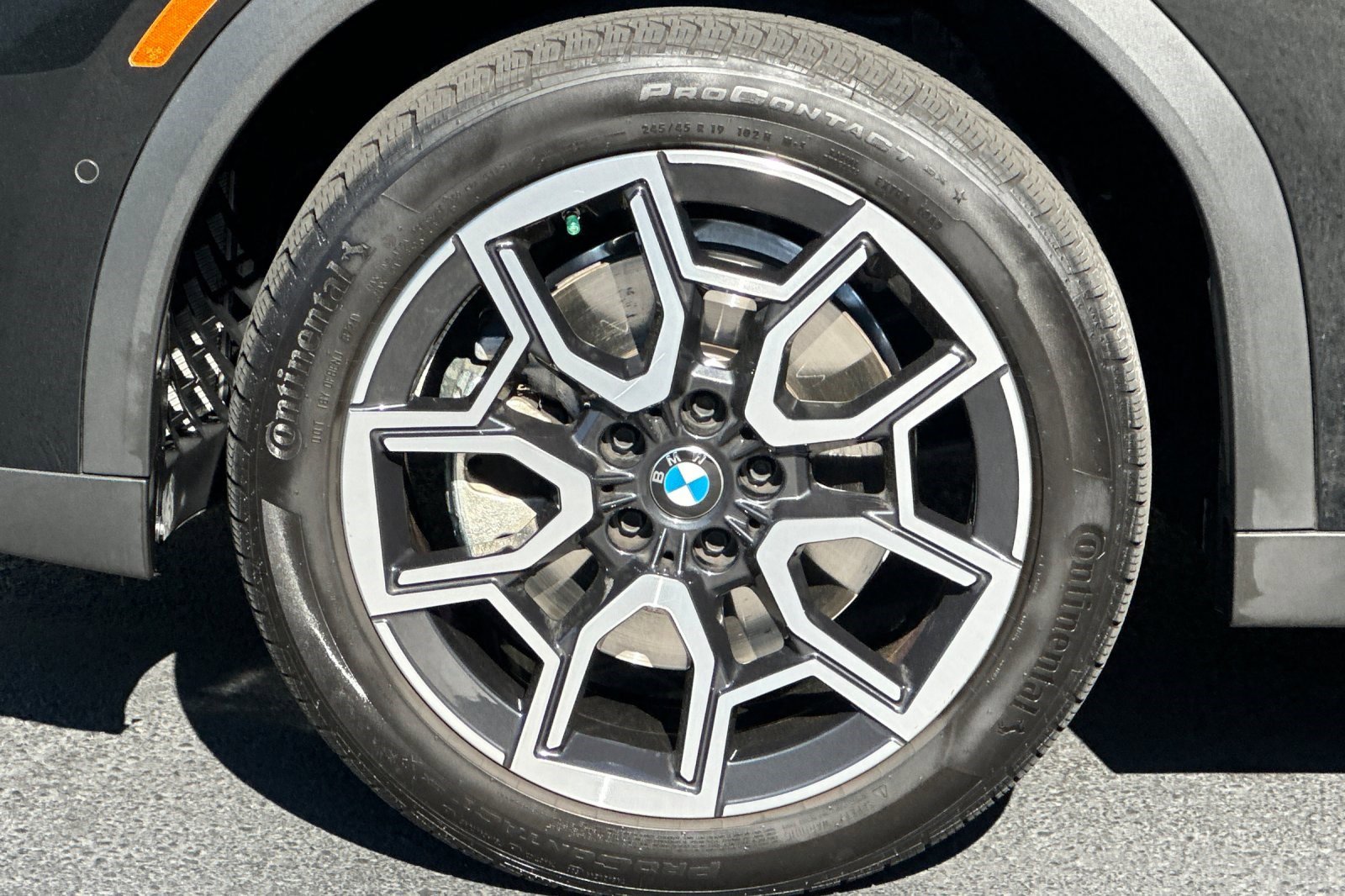 Used 2025 BMW X2 xDrive28i w/ Premium Package image 36