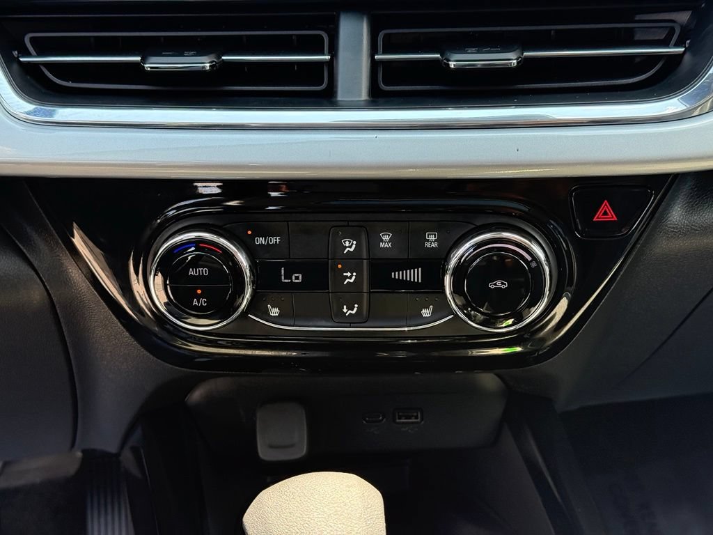 Used 2026 Chevrolet Trax LT w/ Sunroof Package FWD image 15