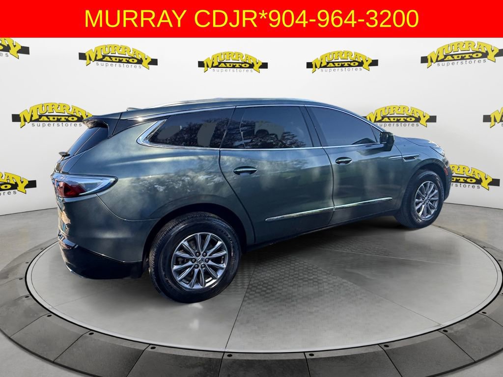 Used 2023 Buick Enclave Essence image 5