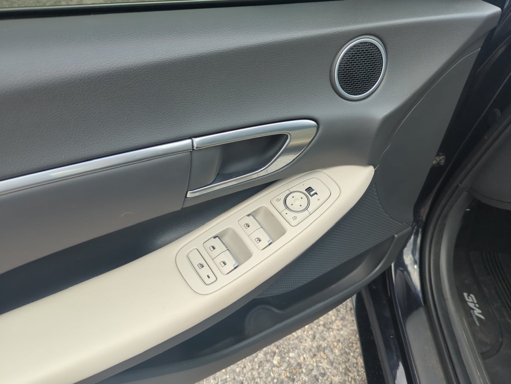 Used 2023 Hyundai Sonata SEL w/ Convenience Package FWD image 19