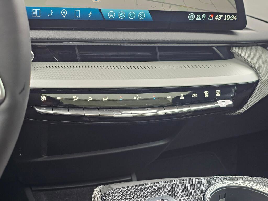 New 2026 Cadillac Optiq Luxury 2 image 34