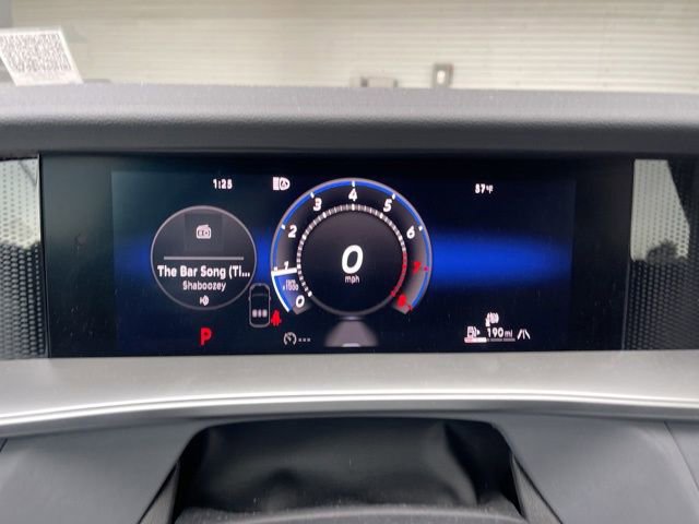 Certified 2025 Volkswagen Tiguan SE image 8