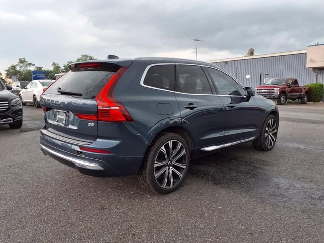 Used 2023 Volvo XC60 B5 Ultimate w/ Protection Package Premier FWD image 4