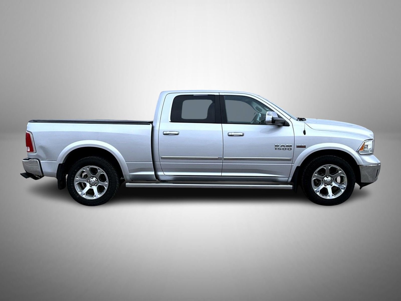 Used 2018 RAM 1500 Laramie image 4